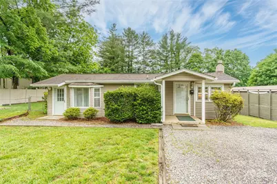 136 S Ridgeway Avenue, Black Mountain, NC 28711 - Photo 1