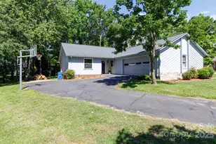 2011 20th St Pl NE, Hickory, NC 28601 - Photo 1