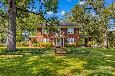 712 N Center Street N, Statesville, NC 28677 - Photo 1