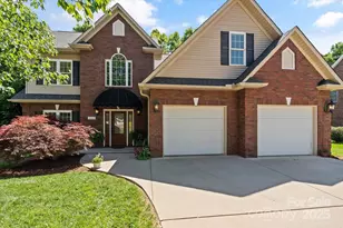 3124 17th St Ln NE, Hickory, NC 28601 - Photo 1