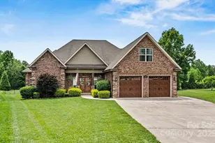 5163 Mdw Pk Ln, Hickory, NC 28602 - Photo 1