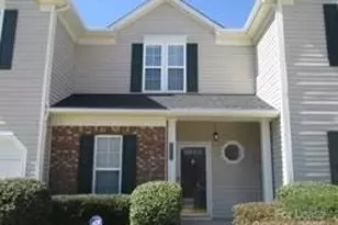 8852 Cinnabay Dr, Charlotte, NC 28216 - Photo 1