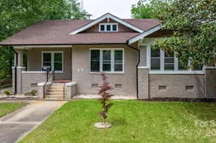 425 1st Ave SE, Hickory, NC 28602 - Photo 1