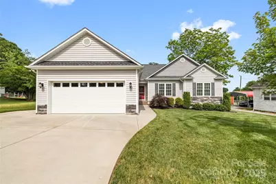 2996 N Lookout Street, Claremont, NC 28610 - Photo 1