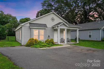 204 Craig Street, Mount Holly, NC 28120 - Photo 1