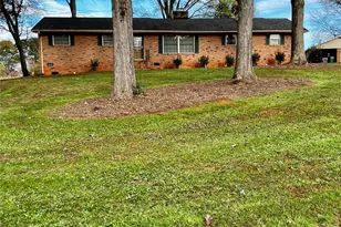 1600 Plumcrest Dr, Charlotte, NC 28216 - Photo 1