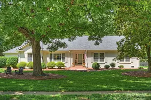 7022 Lancer Dr, Charlotte, NC 28226 - Photo 1