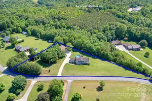 136 Barringer Dr, Statesville, NC 28625 - Photo 1