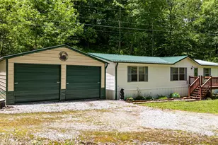 689 Bradford Rd, Burnsville, NC 28714 - Photo 1