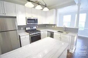 558 E 9th St, Charlotte, NC 28202 - Photo 1