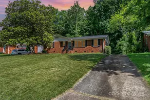 3939 Sheffield Dr, Charlotte, NC 28205 - Photo 1