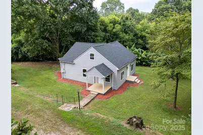 2901 N Shipp Avenue, Newton, NC 28658 - Photo 1