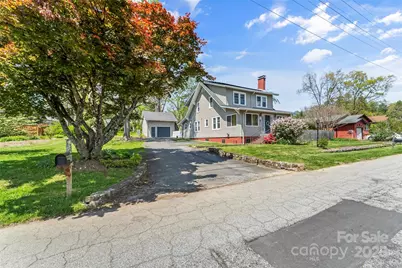 1621 Ridgewood Boulevard, Hendersonville, NC 28791 - Photo 1