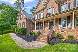 927 Cove Point Ln, Tega Cay, SC 29708 - Photo 1