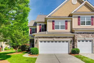 714 Deerbrook Ln, Tega Cay, SC 29708 - Photo 1