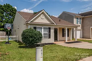 2723 Oasis Ln, Charlotte, NC 28214 - Photo 1