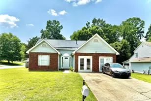 5728 Rocbridge Ln, Charlotte, NC 28208 - Photo 1