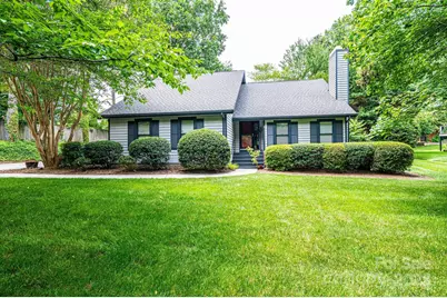 3221 5th Street Court NW, Hickory, NC 28601 - Photo 1