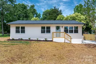 756 Logan St, Mooresville, NC 28115 - Photo 1