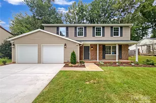 7134 Rollingridge Dr, Charlotte, NC 28211 - Photo 1