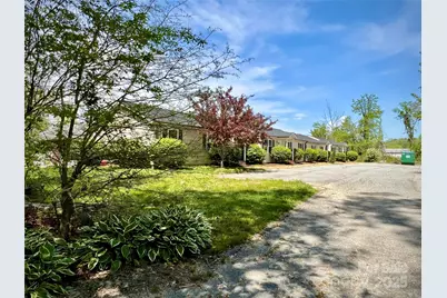 1754 Meadowbrook Terrace, Hendersonville, NC 28791 - Photo 1