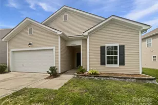 10328 Kempsford Dr, Charlotte, NC 28262 - Photo 1