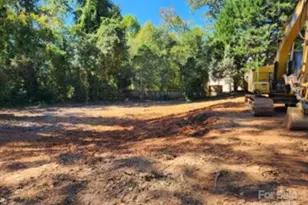 1324 Carolyn Dr, Charlotte, NC 28205 - Photo 1
