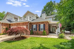 609 Carriage Commons Dr, Hendersonville, NC 28791 - Photo 1