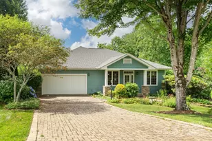 35 Stonecrest Ct, Flat Rock, NC 28731 - Photo 1