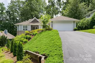 112 Broadmoor Dr, Flat Rock, NC 28731 - Photo 1