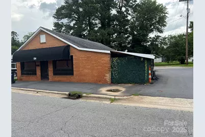 134 E 11th Street, Newton, NC 28658 - Photo 1