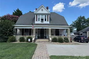 318 N Laurel Street N, Lincolnton, NC 28092 - Photo 1