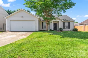 8724 Tweedsmuir Glen Ln, Charlotte, NC 28215 - Photo 1