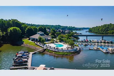 137 E Tattersall Drive, Statesville, NC 28677 - Photo 1