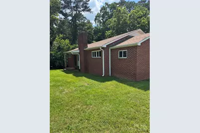 1239 8th Street NE, Hickory, NC 28601 - Photo 1