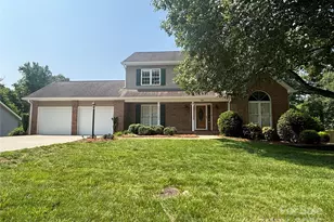 228 31st Ave Ct NE, Hickory, NC 28601 - Photo 1