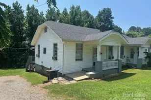 660 E Sharpe St, Statesville, NC 28677 - Photo 1