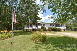 4062 Smokey Creek Rd, Lenoir, NC 28645 - Photo 1
