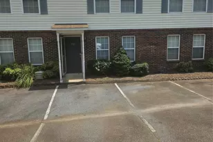 1527 20th Ave NE, Hickory, NC 28601 - Photo 1