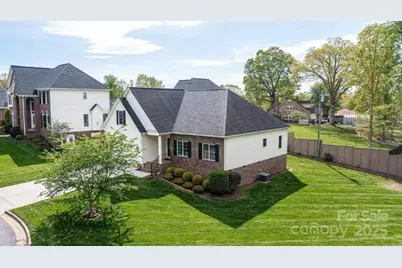 3837 1st Street Lane NW, Hickory, NC 28601 - Photo 1