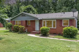 1033 Rollingwood Dr, Charlotte, NC 28217 - Photo 1