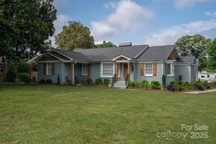 806 S Point Rd, Belmont, NC 28012 - Photo 1