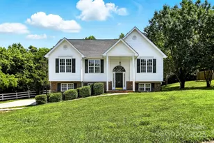 156 Autumn Woods Blvd, Mount Holly, NC 28120 - Photo 1