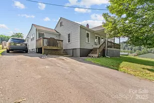 56 Love Fox Rd, Burnsville, NC 28714 - Photo 1