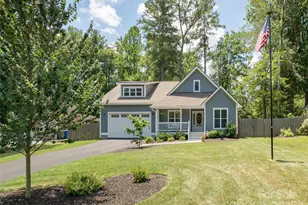 727 Shadywood Ln, Hendersonville, NC 28792 - Photo 1