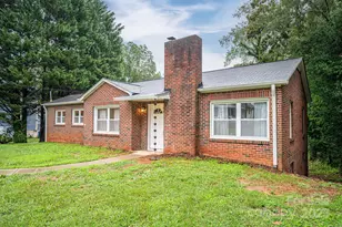 727 3rd Ave NW, Hickory, NC 28601 - Photo 1