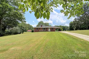816 S Mills Gap Rd, Hendersonville, NC 28792 - Photo 1