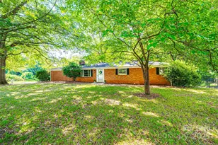 464 23rd Ave Dr NE, Hickory, NC 28601 - Photo 1