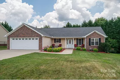 515 E Carpenter Street, Maiden, NC 28650 - Photo 1