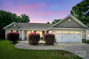 239 Shellbank Dr, Sneads Ferry, NC 28460 - Photo 1